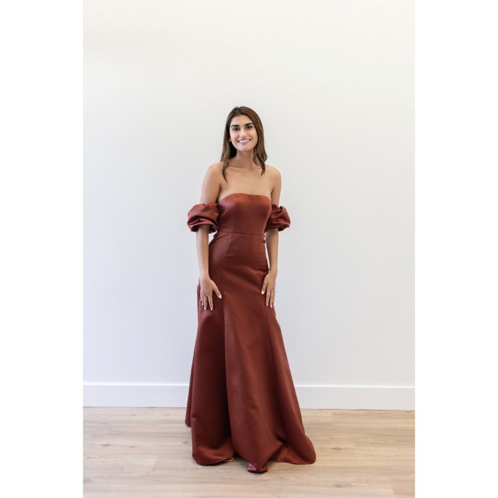 Wtoo Emily. Strapless Fitted Satin Formal Dress with detached puff sleeves. 12